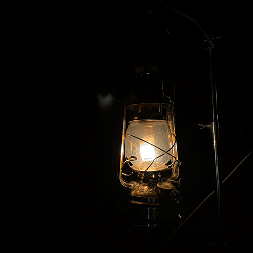 キャンプのランプの写真